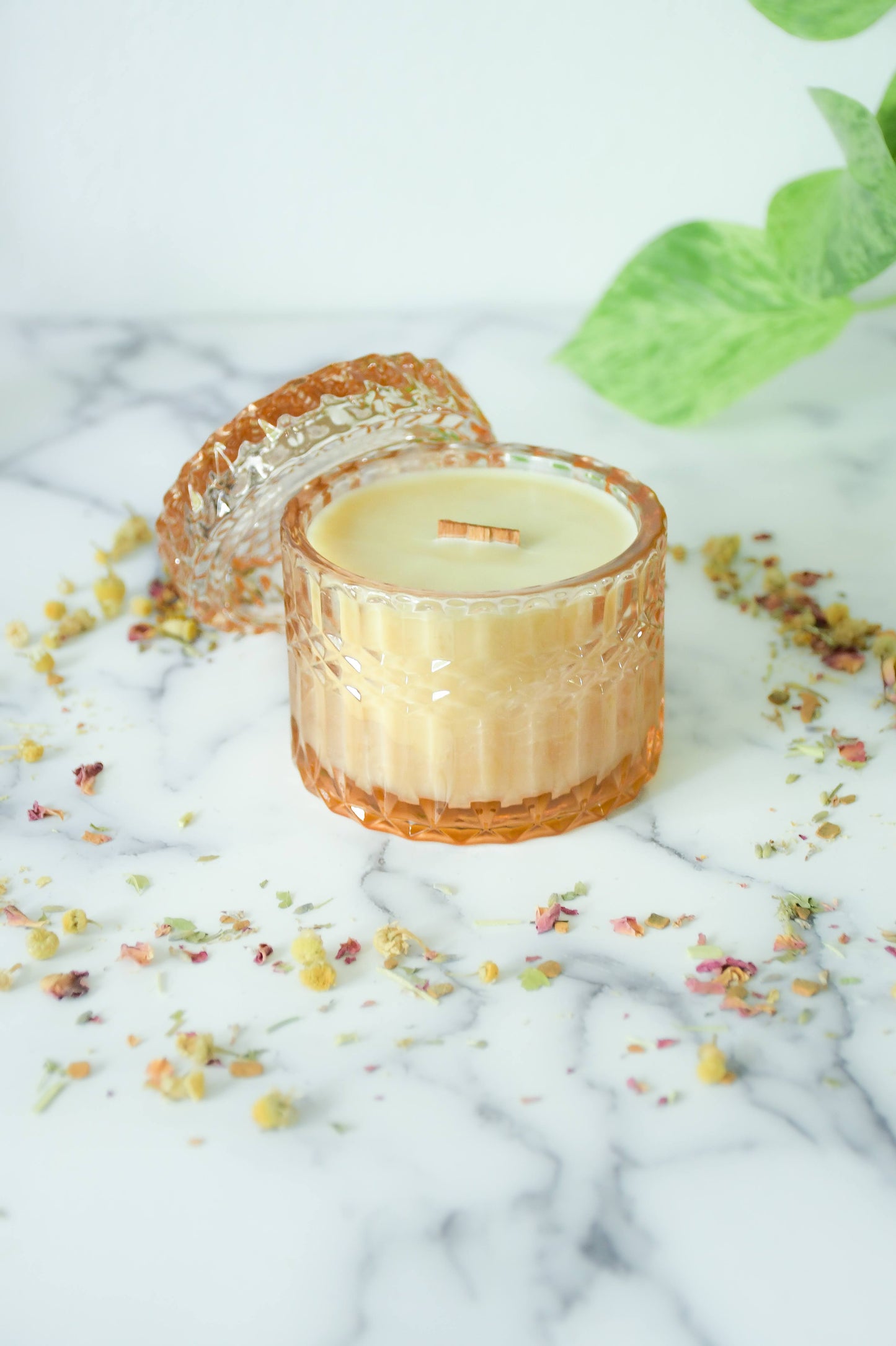 Egyptian Amber Candle - 7oz Wood Wick Beeswax – non toxic candle