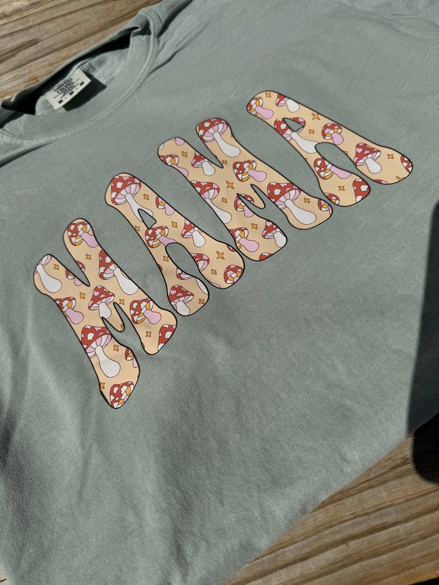 Mushroom Mama - comfort colors Tshirt –