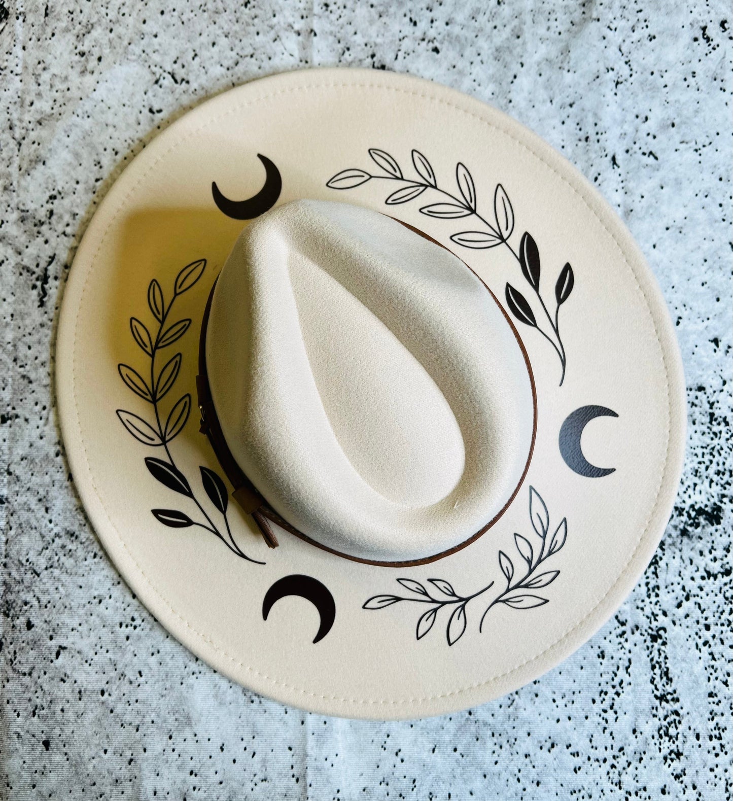 Fox & Fable - Vegan Felt Wide Brim Hat - XL Brim - Cream - XL Fern Moon