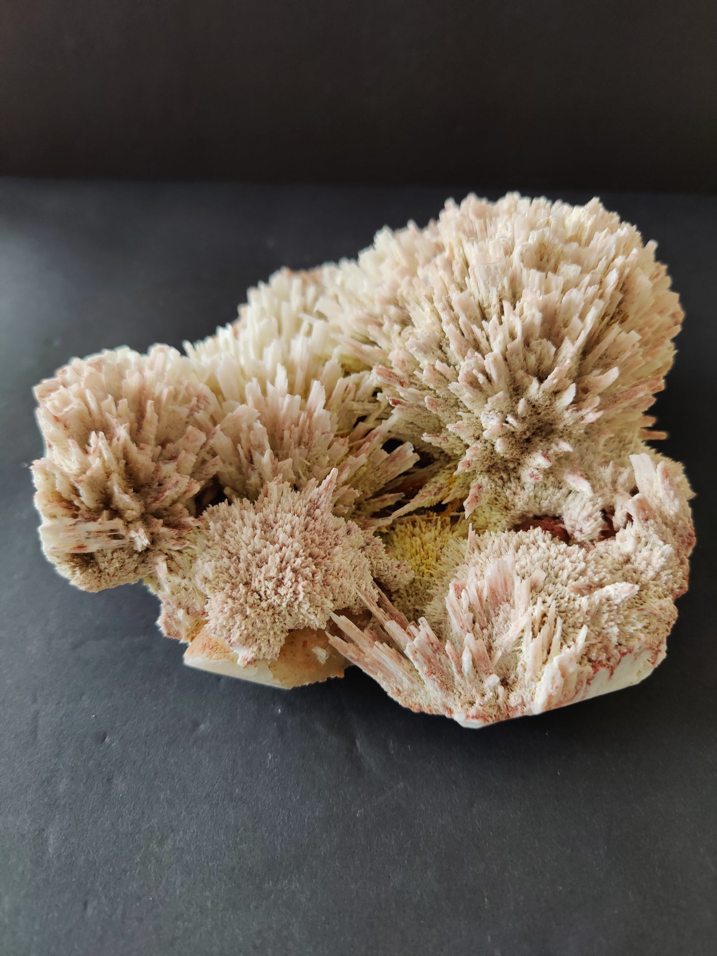 Red Mordenite with Stilbite Specimen 1,309g – Minerals