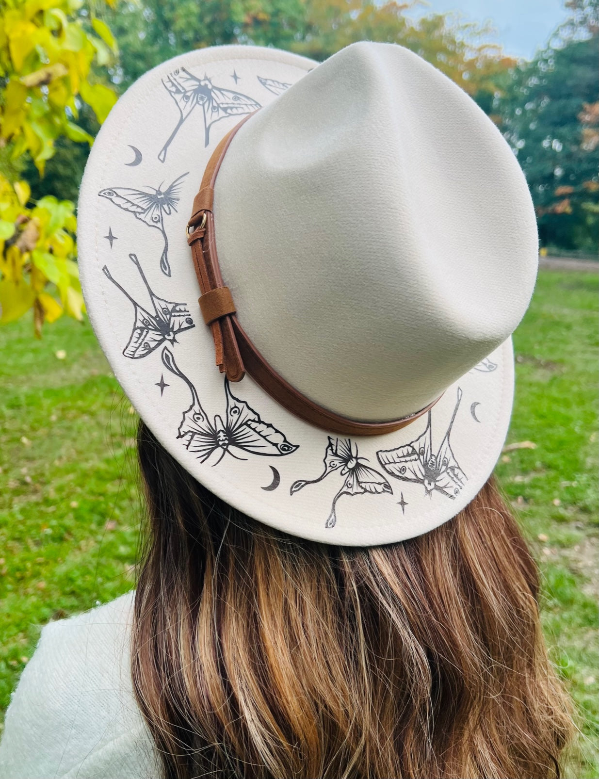 Fox & Fable - Vegan Felt Wide Brim Hat - Cream - Luna Moths