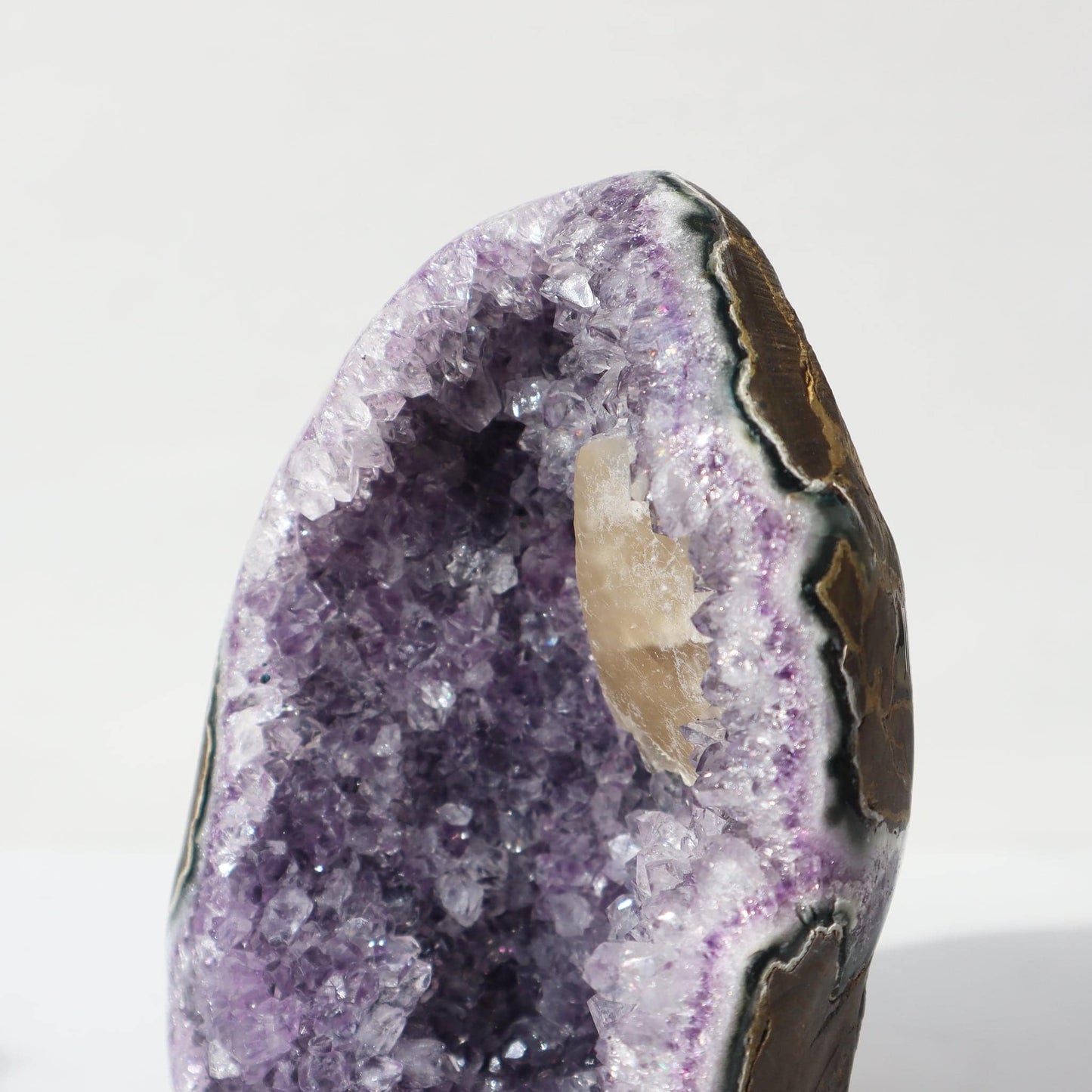 Lilac Cathedral Cut Amethyst Mineral – Amethysts Crystals Calcite