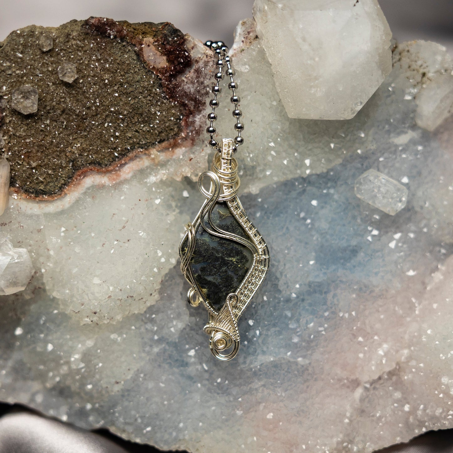 Moss Agate Wire Wrap Crystal Pendant – Wire Wraps