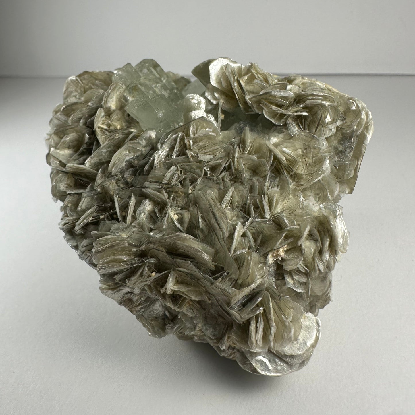 Aquamarine with Muscovite and Albite from Shigar Valley, Skardu, Pakistan โ Minerals