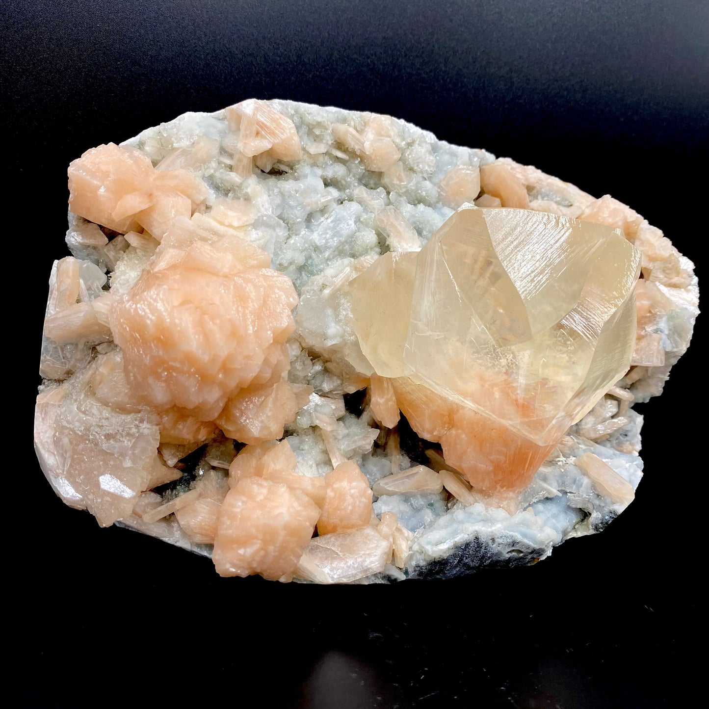 Calcite & Stilbite – Calcite