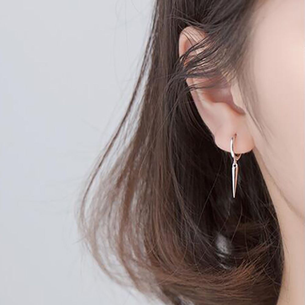 SPIKE HOOP EARRINGS (PAIR) –
