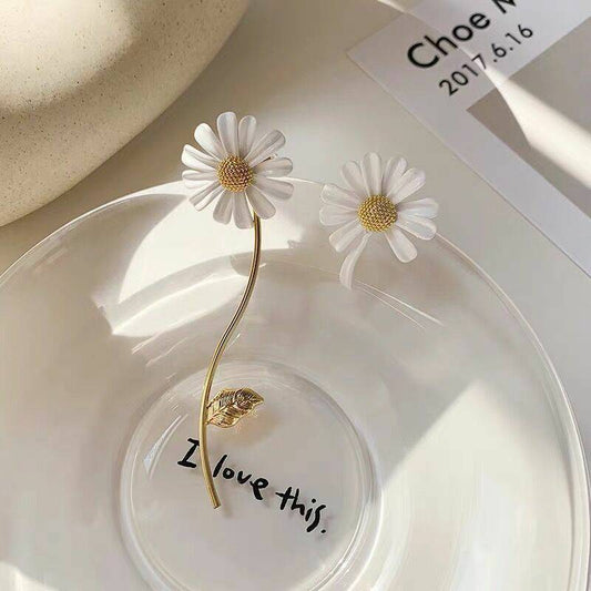 High-grade White Daisy Graceful Mori Bee Necklaces – Necklaces