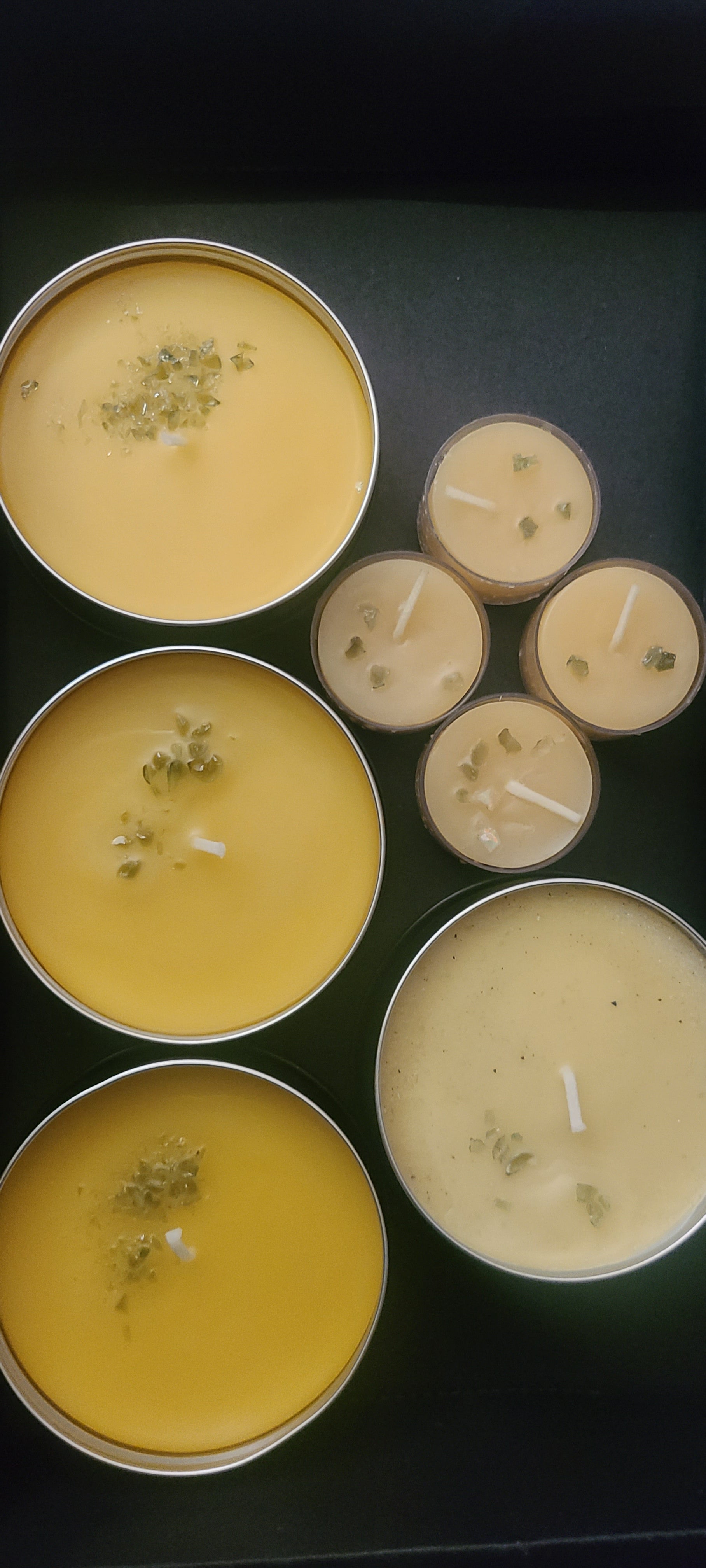 Pure Beeswax Tealight Candles with Moldavite Chips – Four Tealights Gemstone Candle