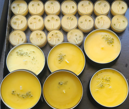 Pure Beeswax Tealight Candles with Moldavite Chips – One Tealight Gemstone Candle