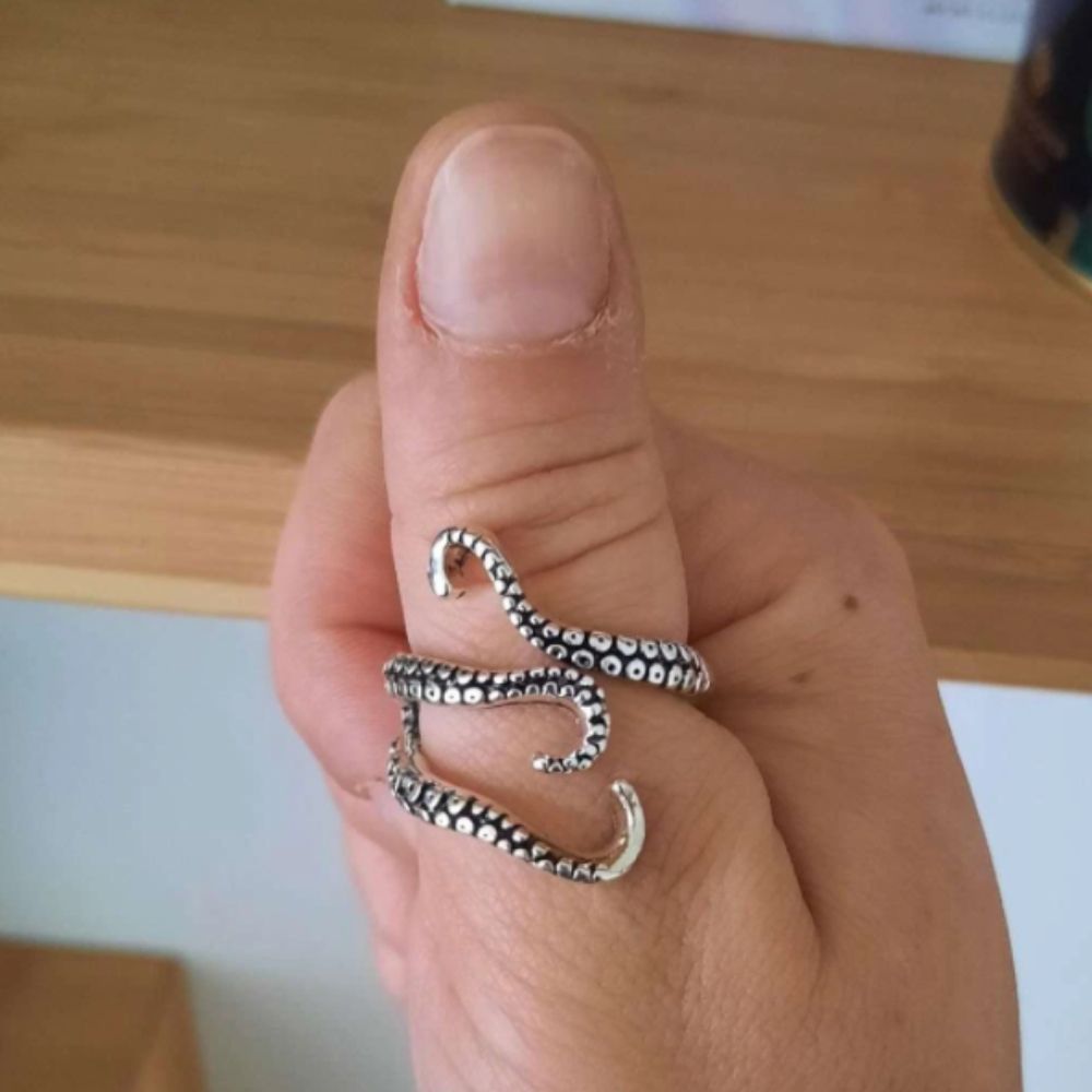 OCTOPUS WRAP RING (ADJUSTABLE) –