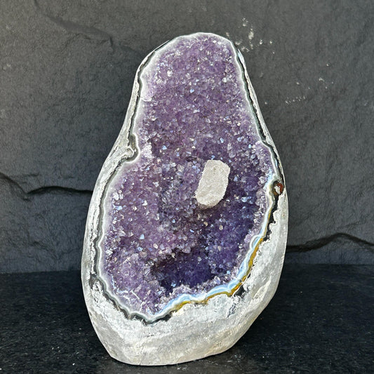 High-Quality Large Amethyst Geode – Deep Purple Crystal Cluster