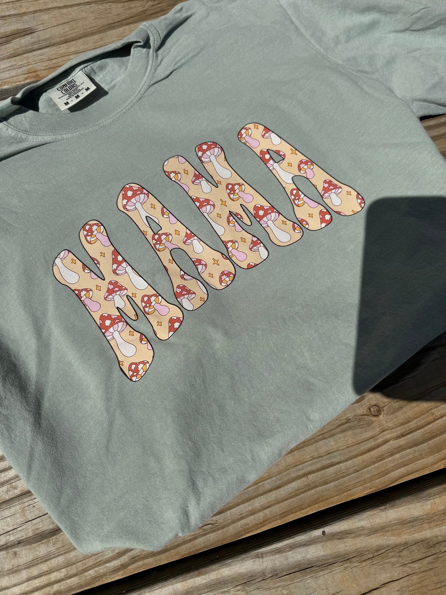Mushroom Mama - comfort colors Tshirt –