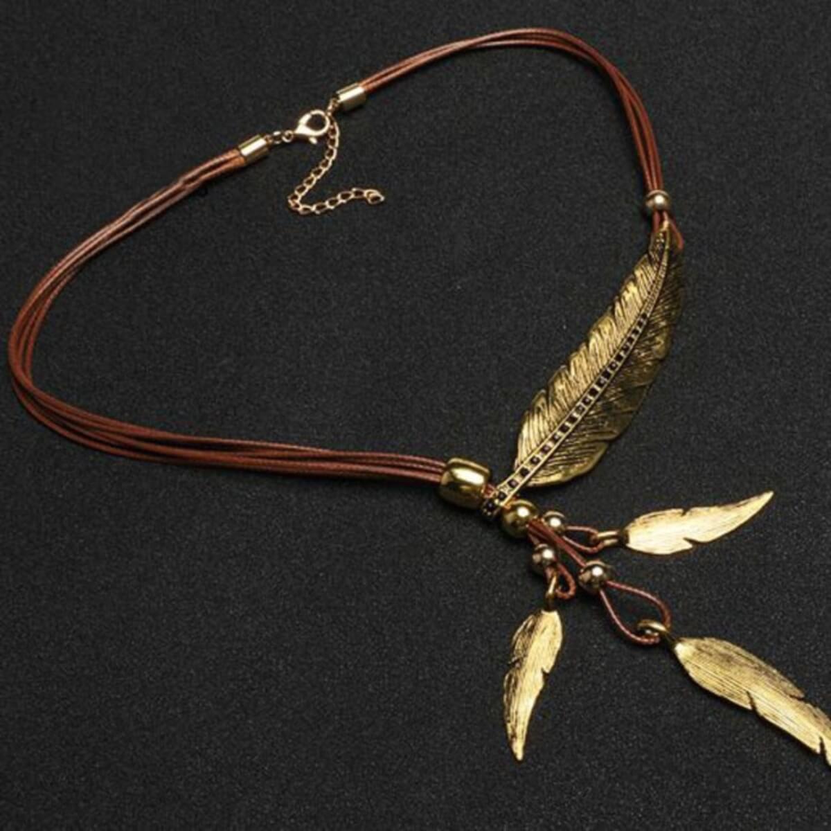 BOHEMIAN LEAF ROPE NECKLACE –