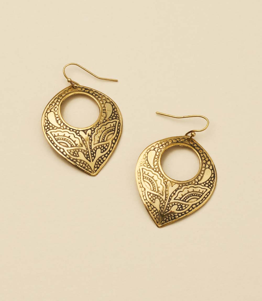 Yashi Embossed Statement Earring – Earrings