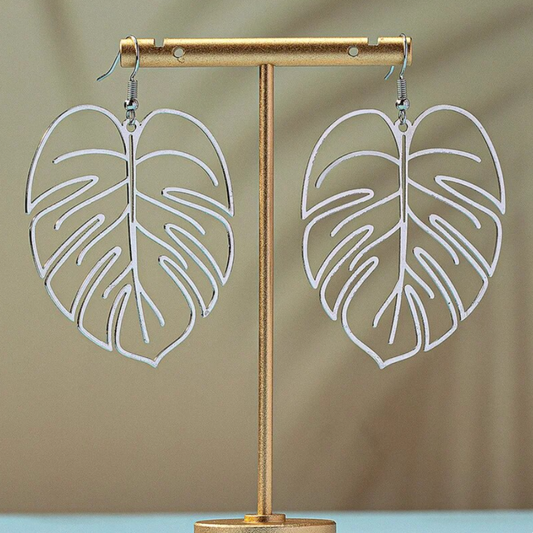 HOLLOW LEAF EARRINGS (PAIR) –