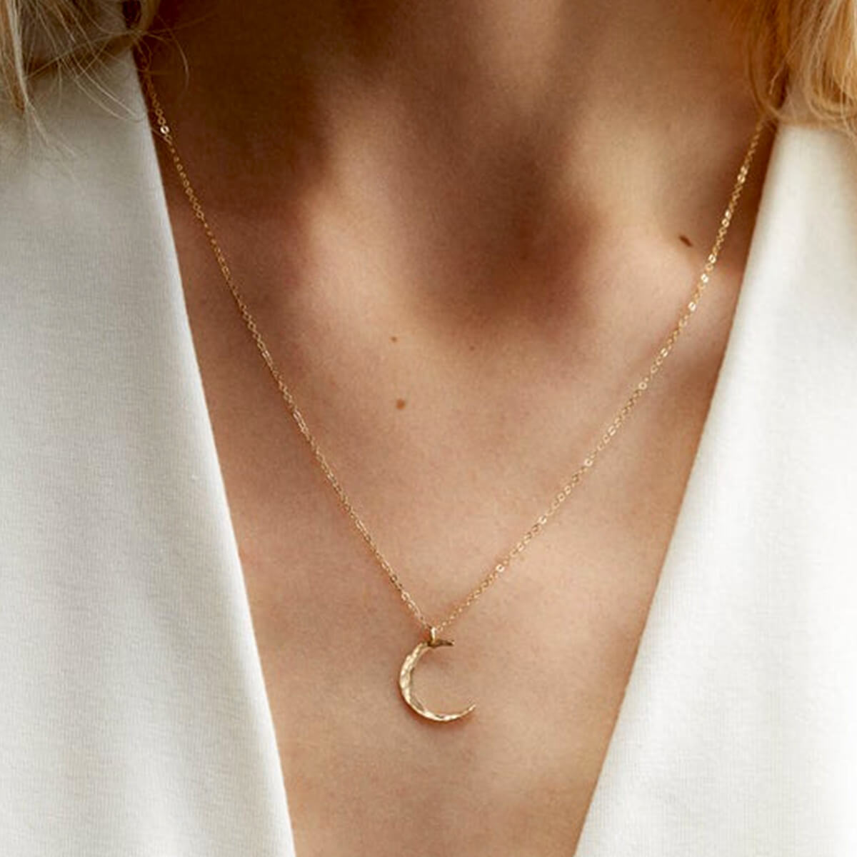 MOON PHASE NECKLACE – Gold Crescent Moon