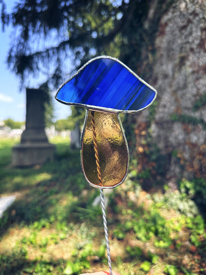 Mushroom Garden Stake – Whimsical Outdoor Décor for Yard & Planters