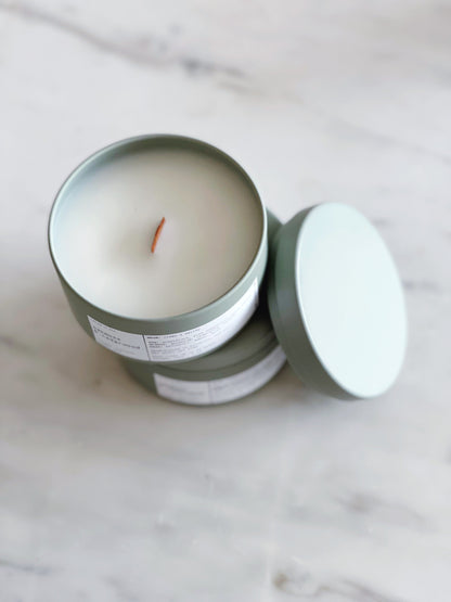 BASILIQUE D’ÉTÉ  | SPRING/SUMMER LIMITED EDITION VIRGIN COCONUT CRÈME WAX & WOODEN WICK TRAVEL CANDLE