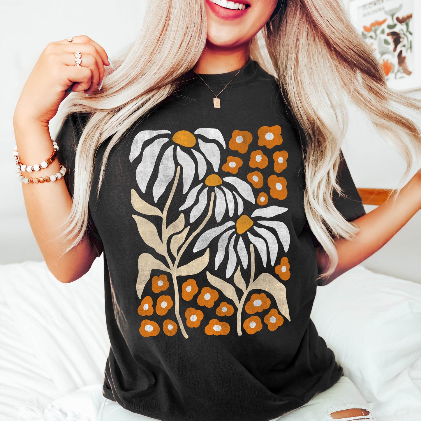 Boho Botanical Daisys - Comfort Colors Tshirt – Black T-Shirt