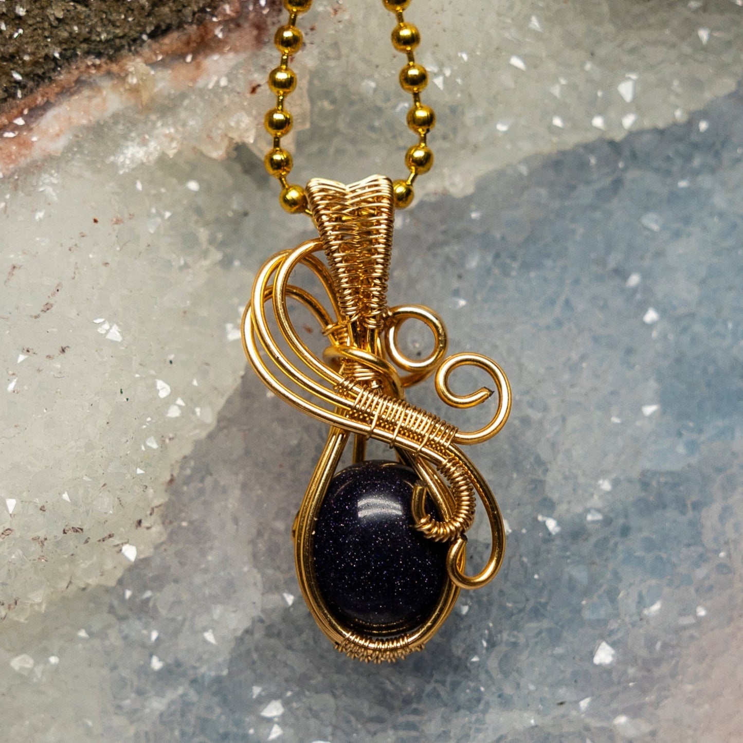 Blue Sandstone Wire Wrap Crystal Pendant – Wire Wraps
