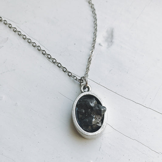 Oval Raw Meteorite Pendant Necklace in Matte Brushed Silver – Necklace