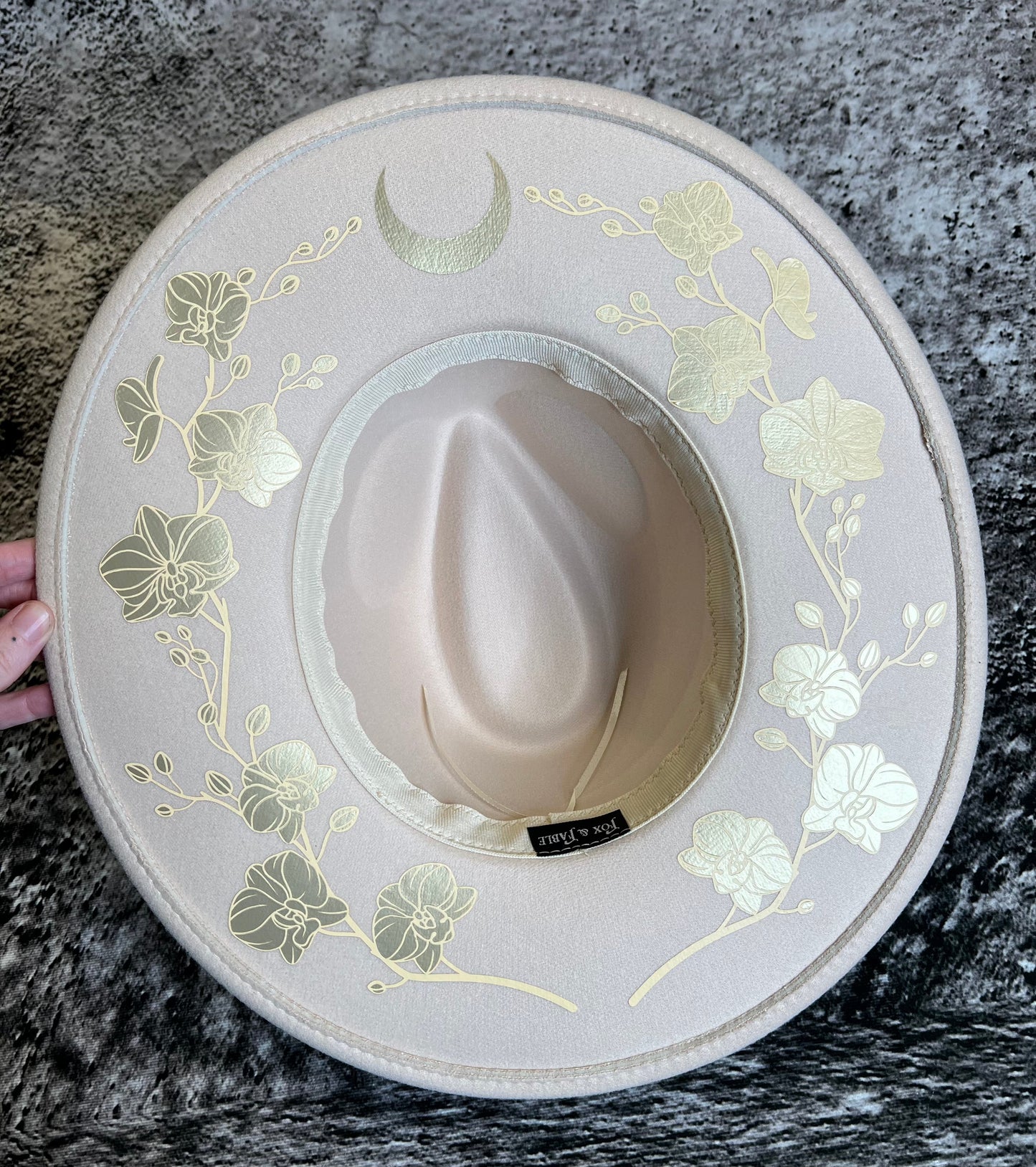 Fox & Fable - Vegan Felt Wide Brim Hat - XL Brim - Cream - Golden Orchids