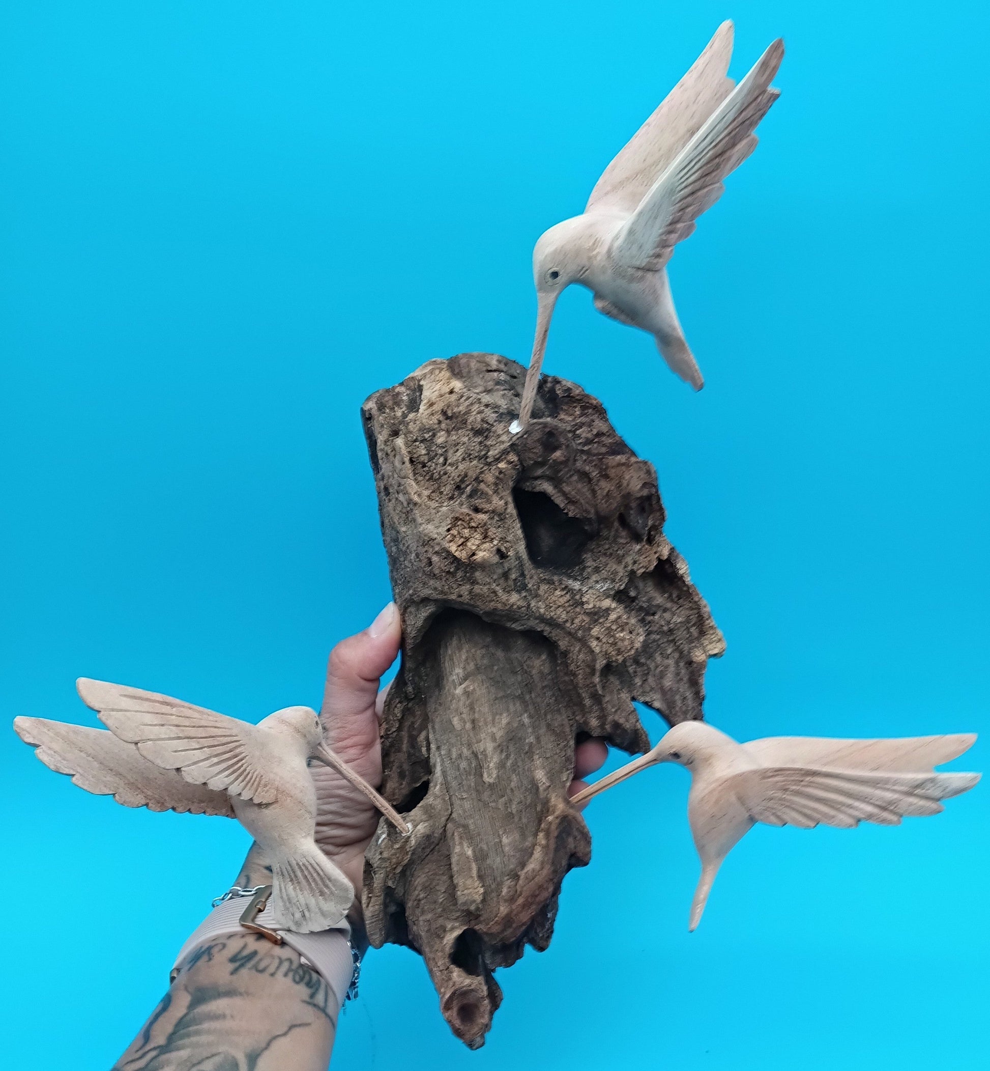 Driftwood Wall Art with Hand-Carved Hummingbirds – Wall Decor