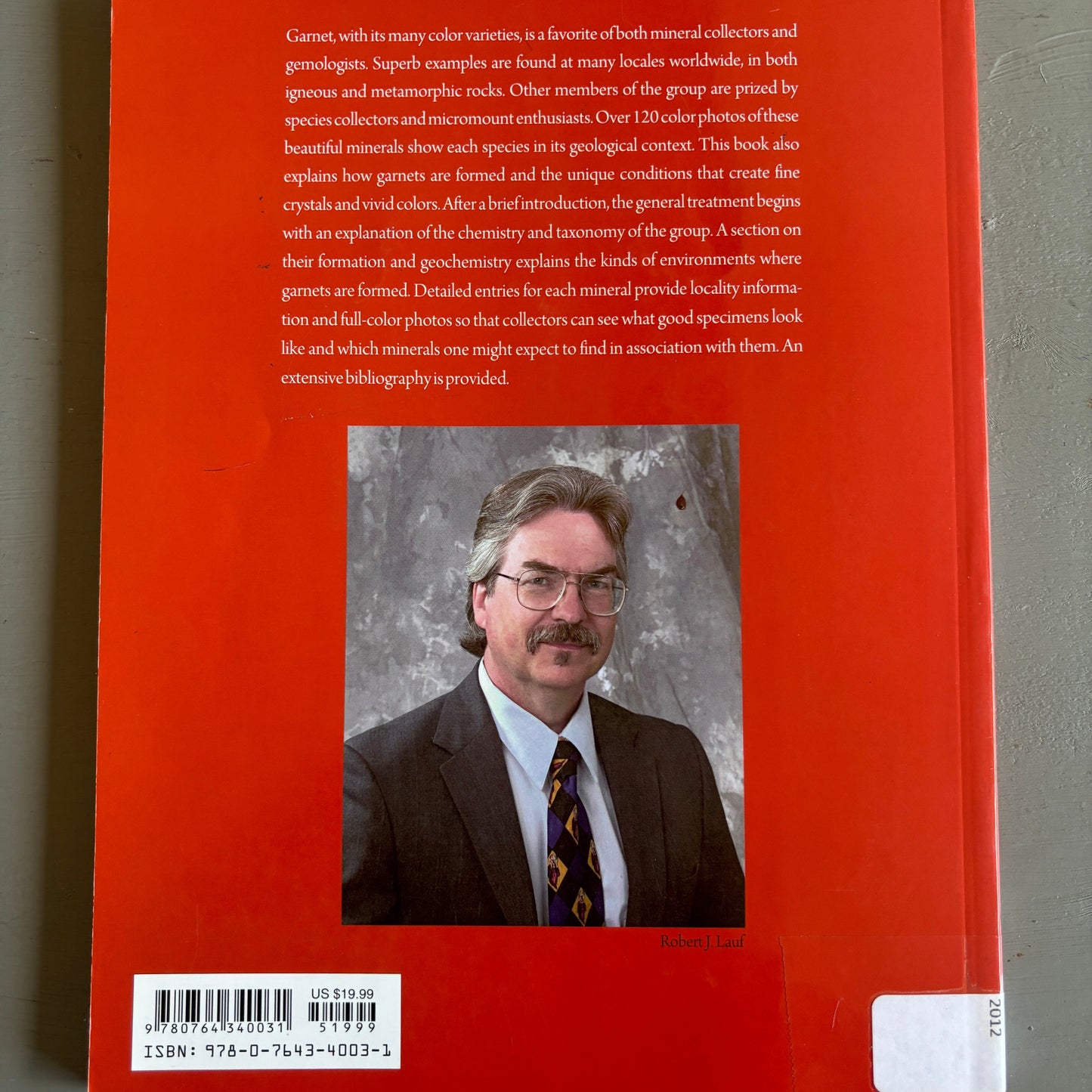 Garnet Minerals Book | Collector Guide to Garnet Crystals – Books
