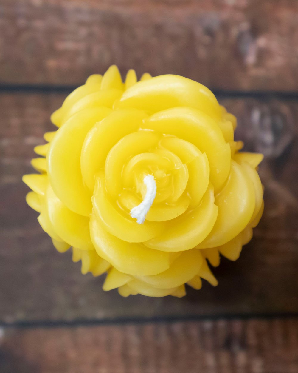 Fading Rose Pillar Candle – Embossed