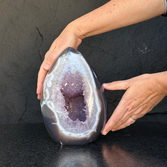 Huge Amethyst Geode Cave, 11.6 lbs!!