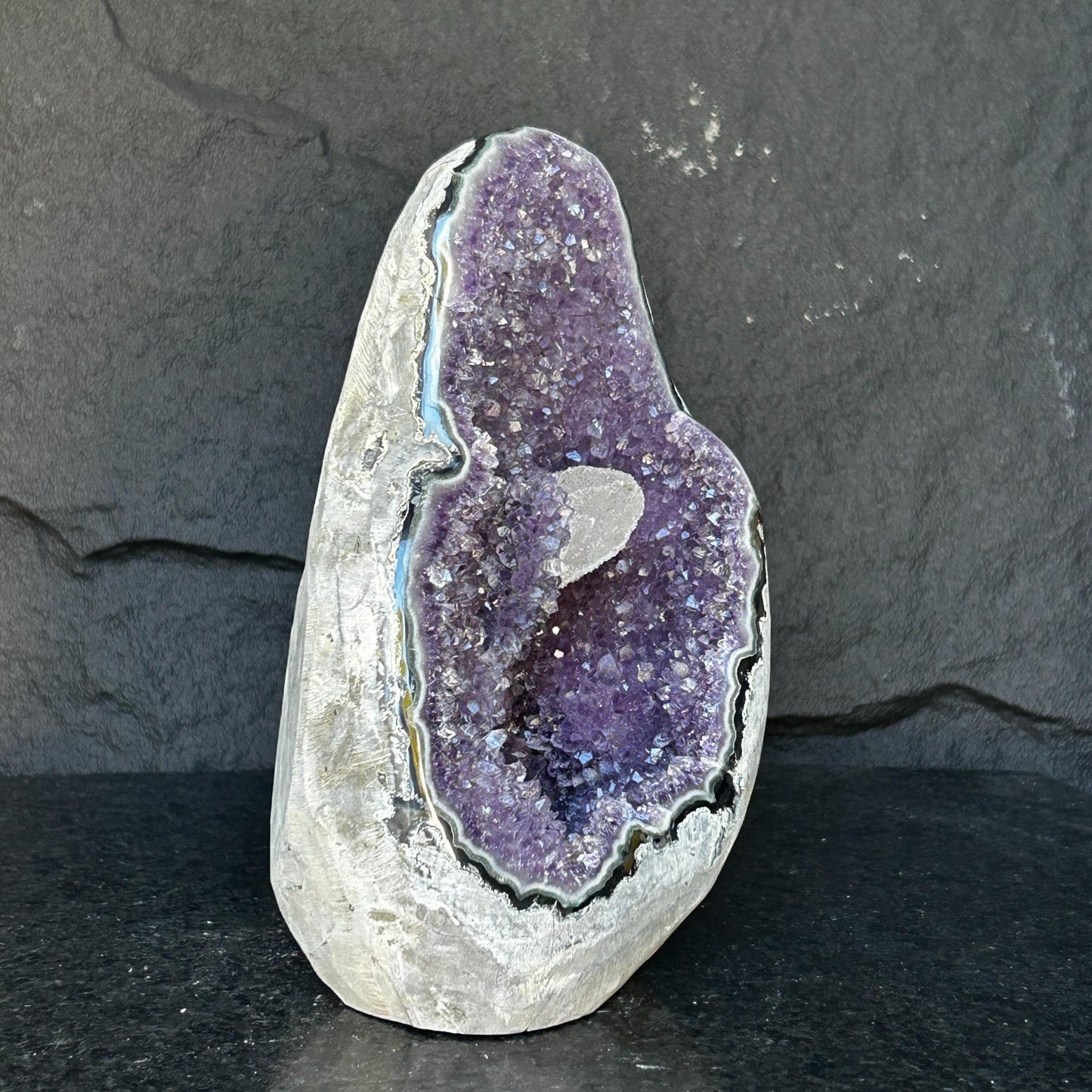 High-Quality Large Amethyst Geode – Deep Purple Crystal Cluster