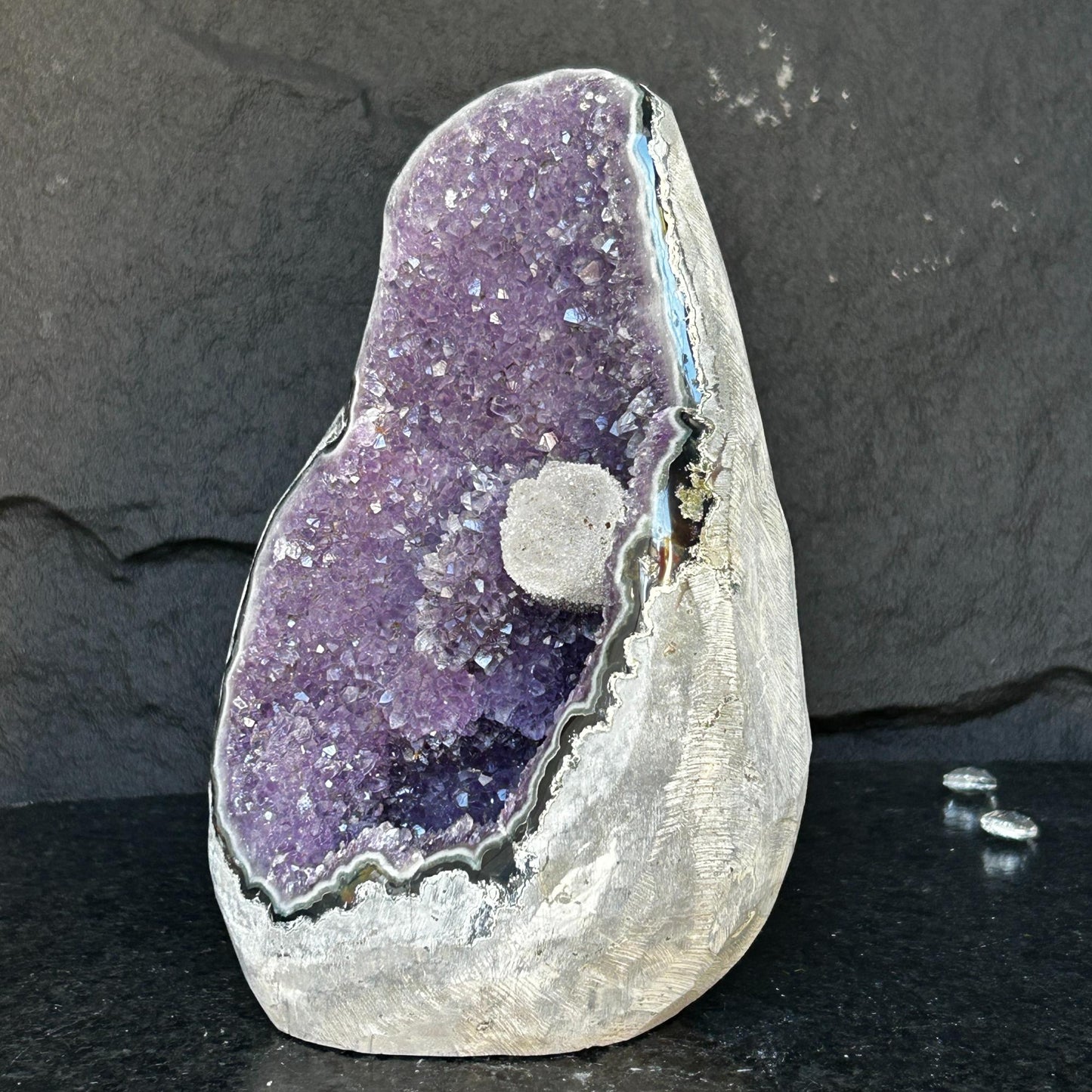 High-Quality Large Amethyst Geode – Deep Purple Crystal Cluster