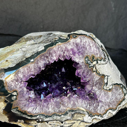 Amethyst geode, Extra large geode cave