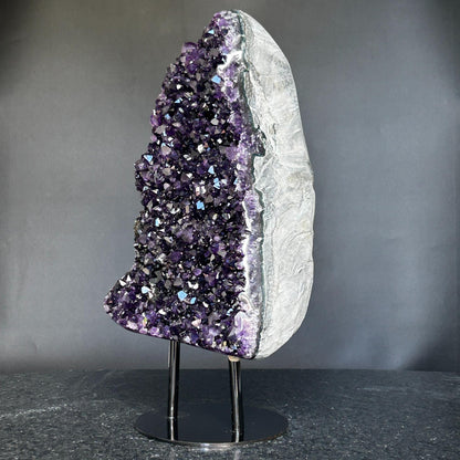 Superb Crystal Geode, Large Cave, Amethyst Crystal for collectors