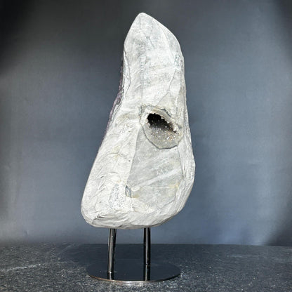 Superb Crystal Geode, Large Cave, Amethyst Crystal for collectors