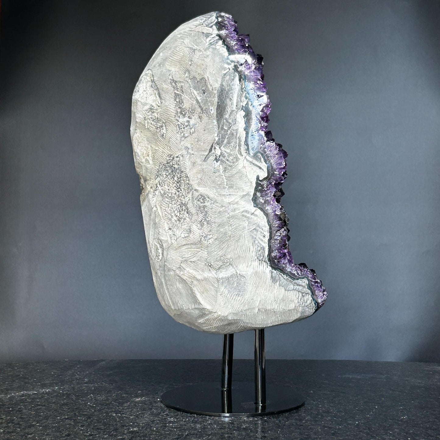 Superb Crystal Geode, Large Cave, Amethyst Crystal for collectors