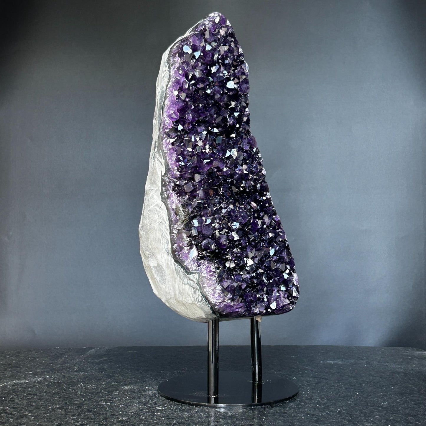 Superb Crystal Geode, Large Cave, Amethyst Crystal for collectors