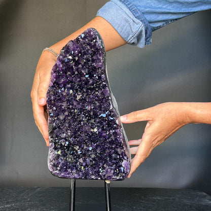 Superb Crystal Geode, Large Cave, Amethyst Crystal for collectors