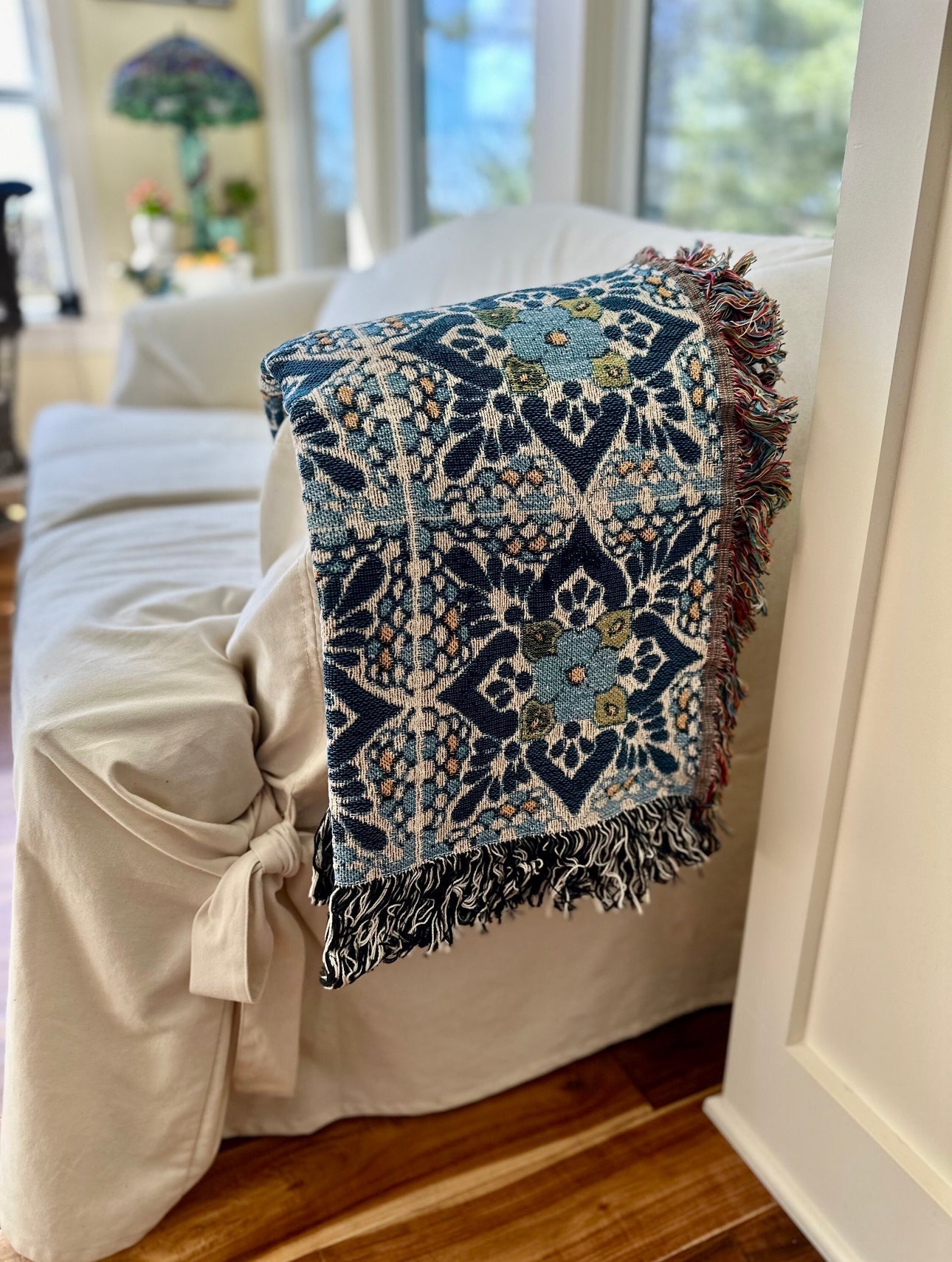 Floral blue tiles woven blanket 50x60” clearance