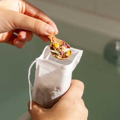 Herbal Bath Tea – Chamomile, Rose, Oats & Calendula (3 Baths, 2oz Jar)