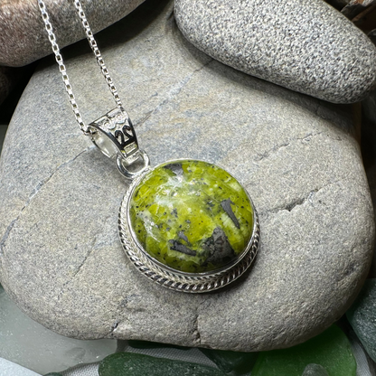 Connemara Marble Irish Round Necklace – Pendant