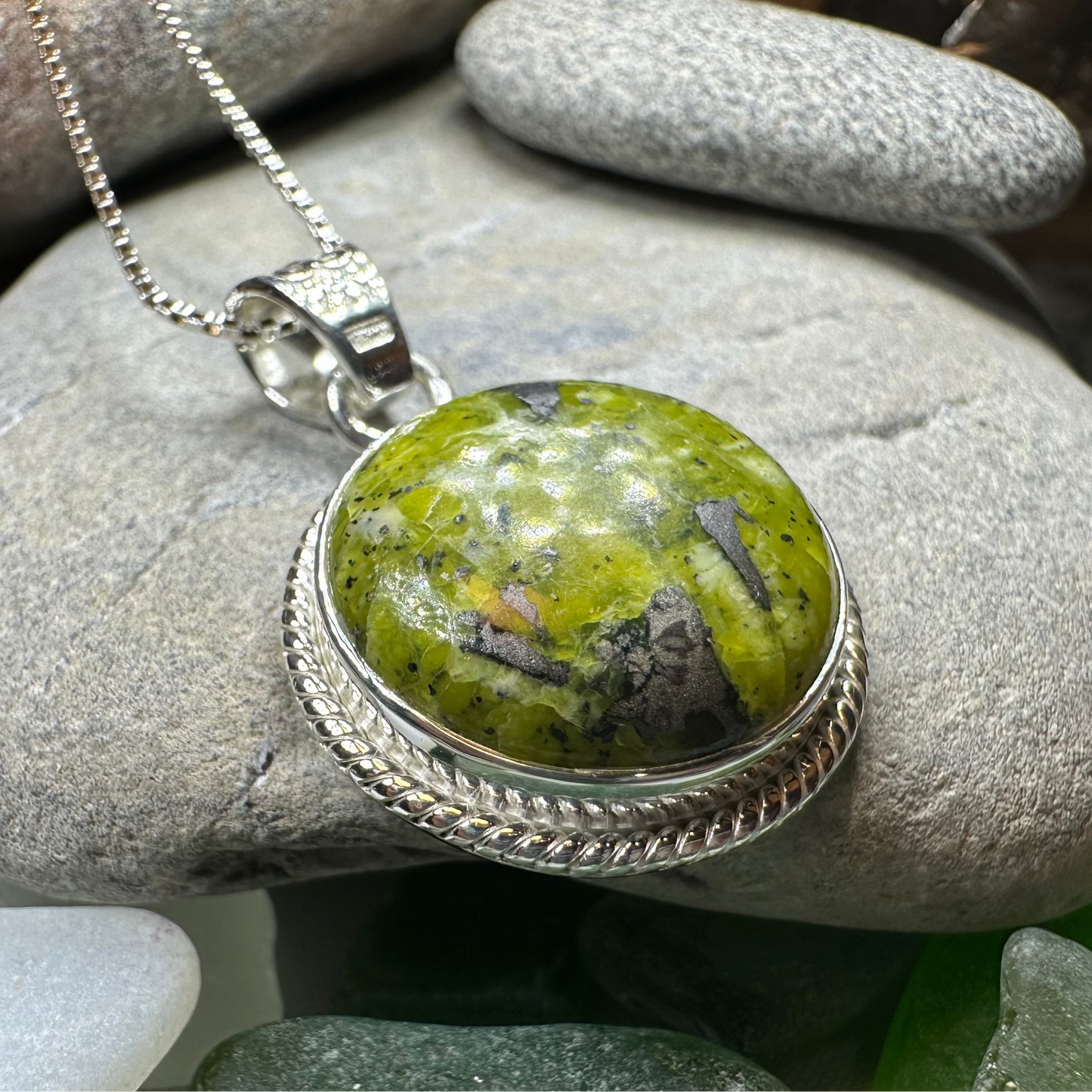 Connemara Marble Irish Round Necklace – Pendant