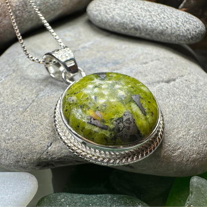 Connemara Marble Irish Round Necklace – Pendant