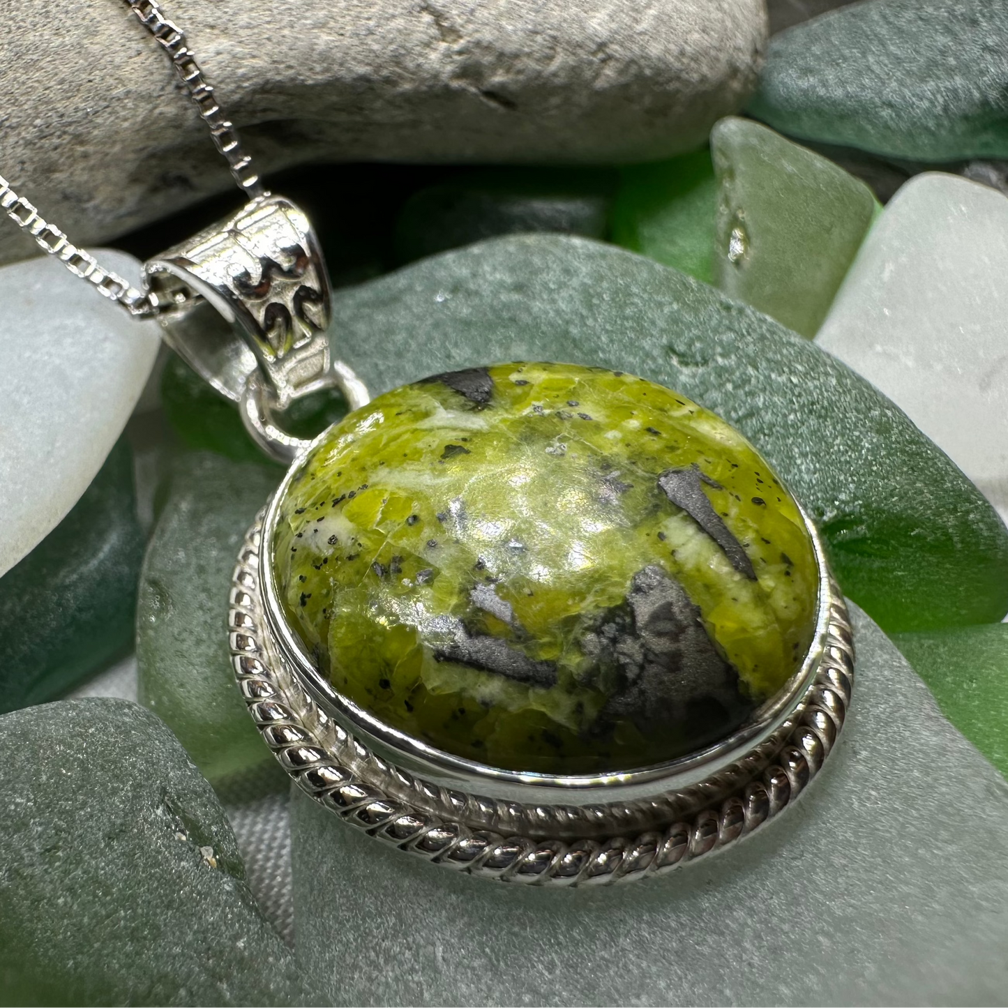 Connemara Marble Irish Round Necklace – Pendant