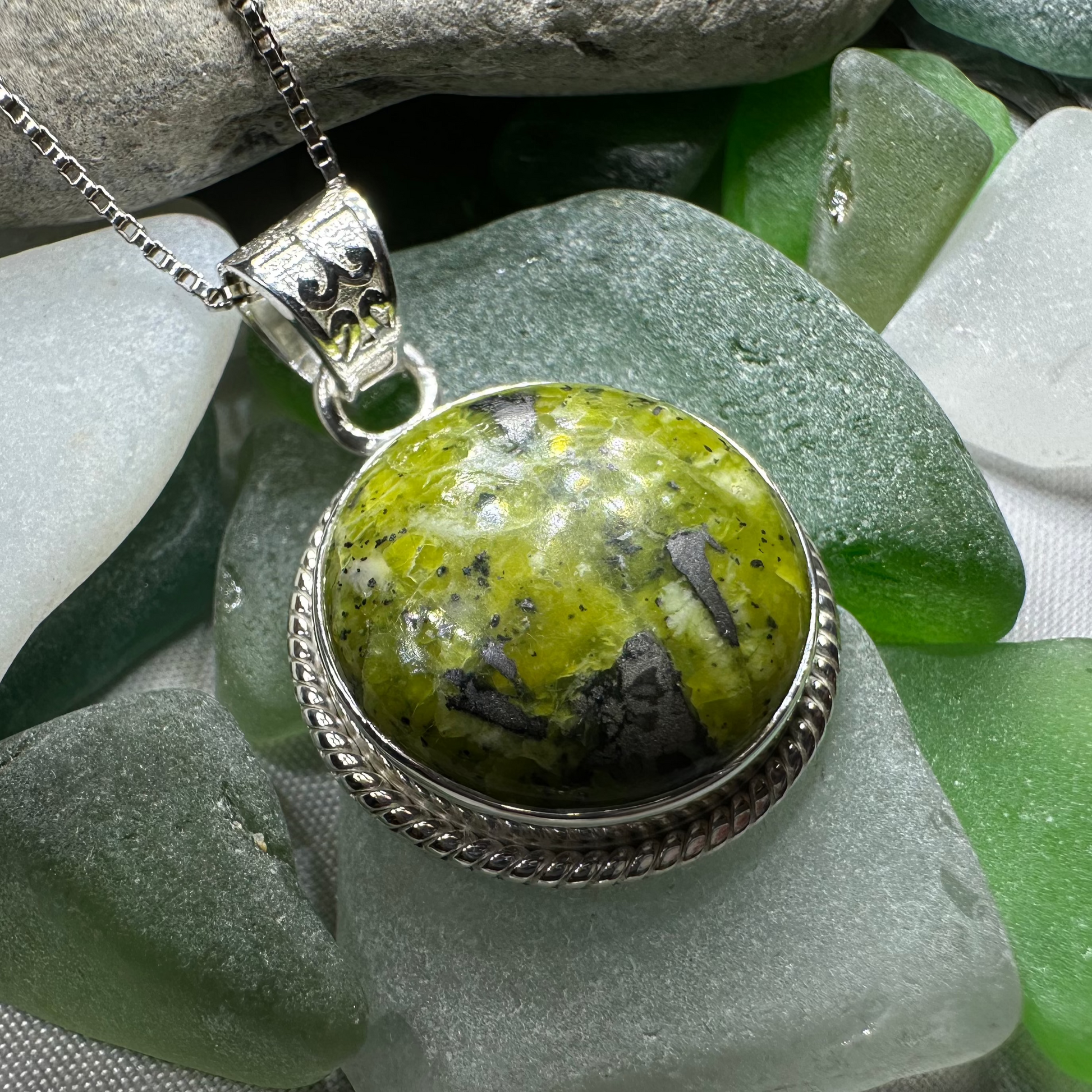 Connemara Marble Irish Round Necklace – Pendant