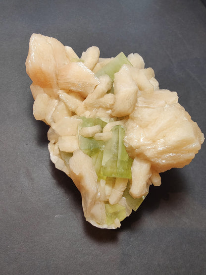 Green Apophyllite Cubes with Peach Stilbite Specimen 859g – Minerals