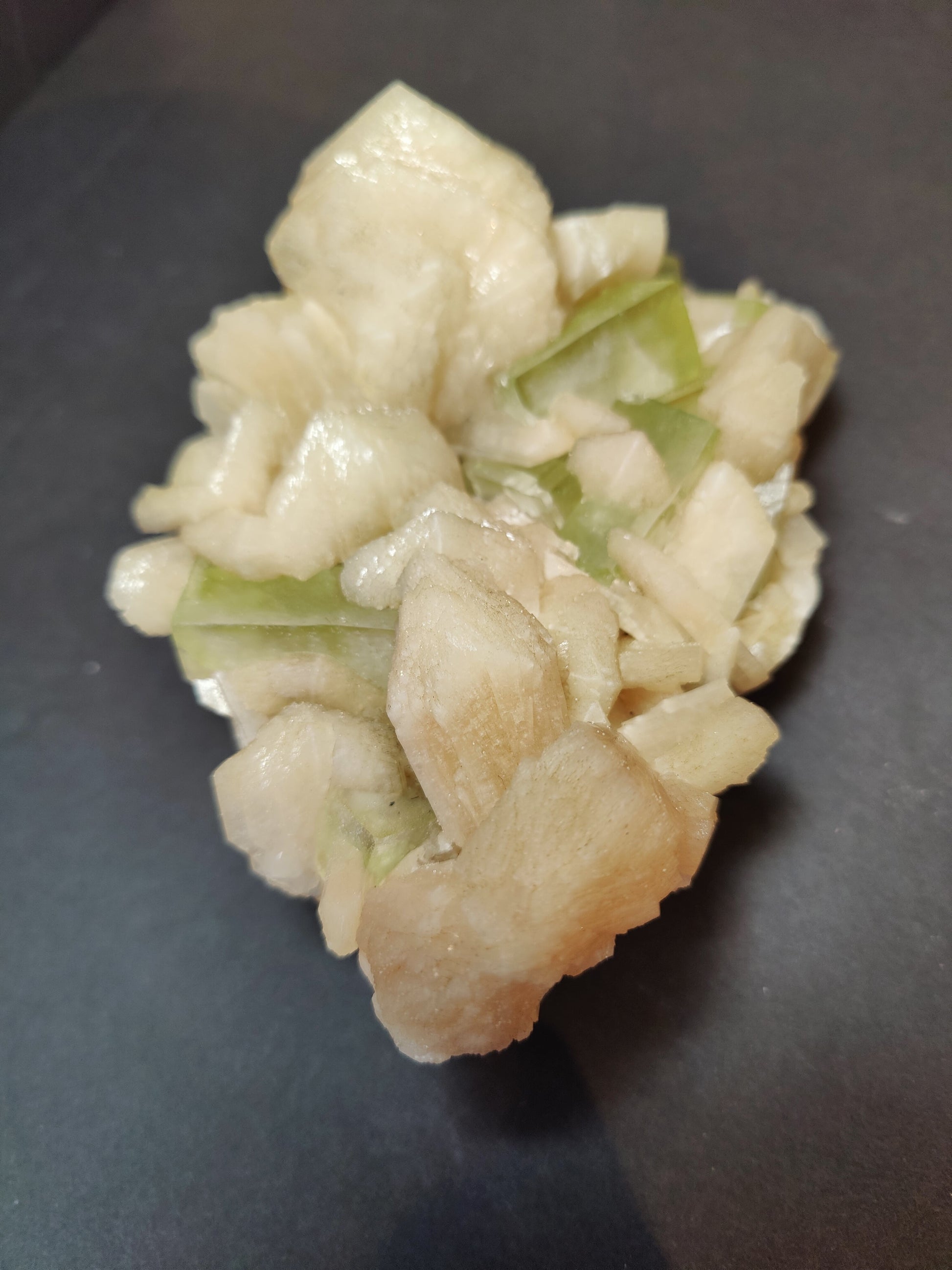 Green Apophyllite Cubes with Peach Stilbite Specimen 859g – Minerals