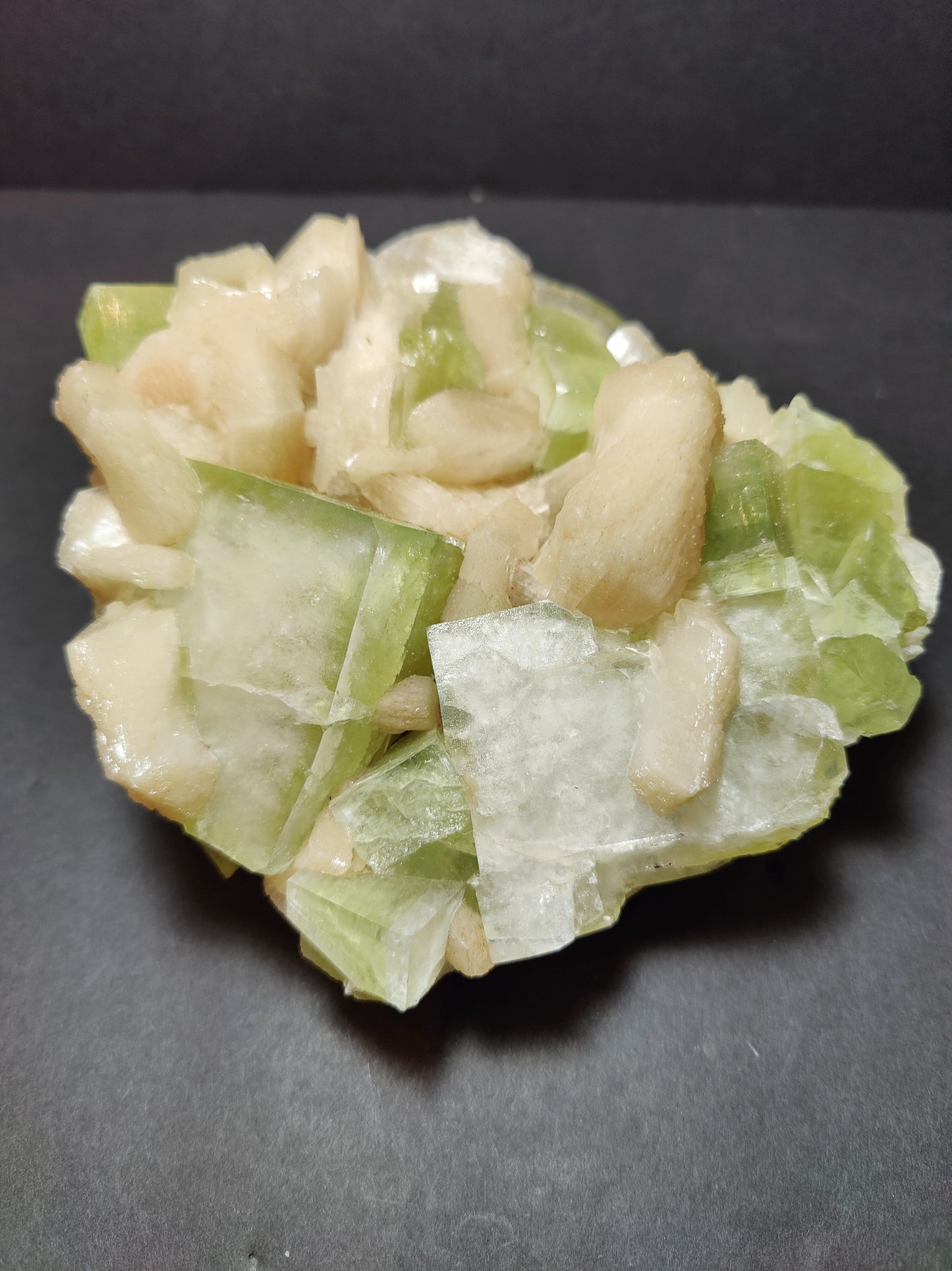 Green Apophyllite Cubes with Peach Stilbite Specimen 931g – Minerals