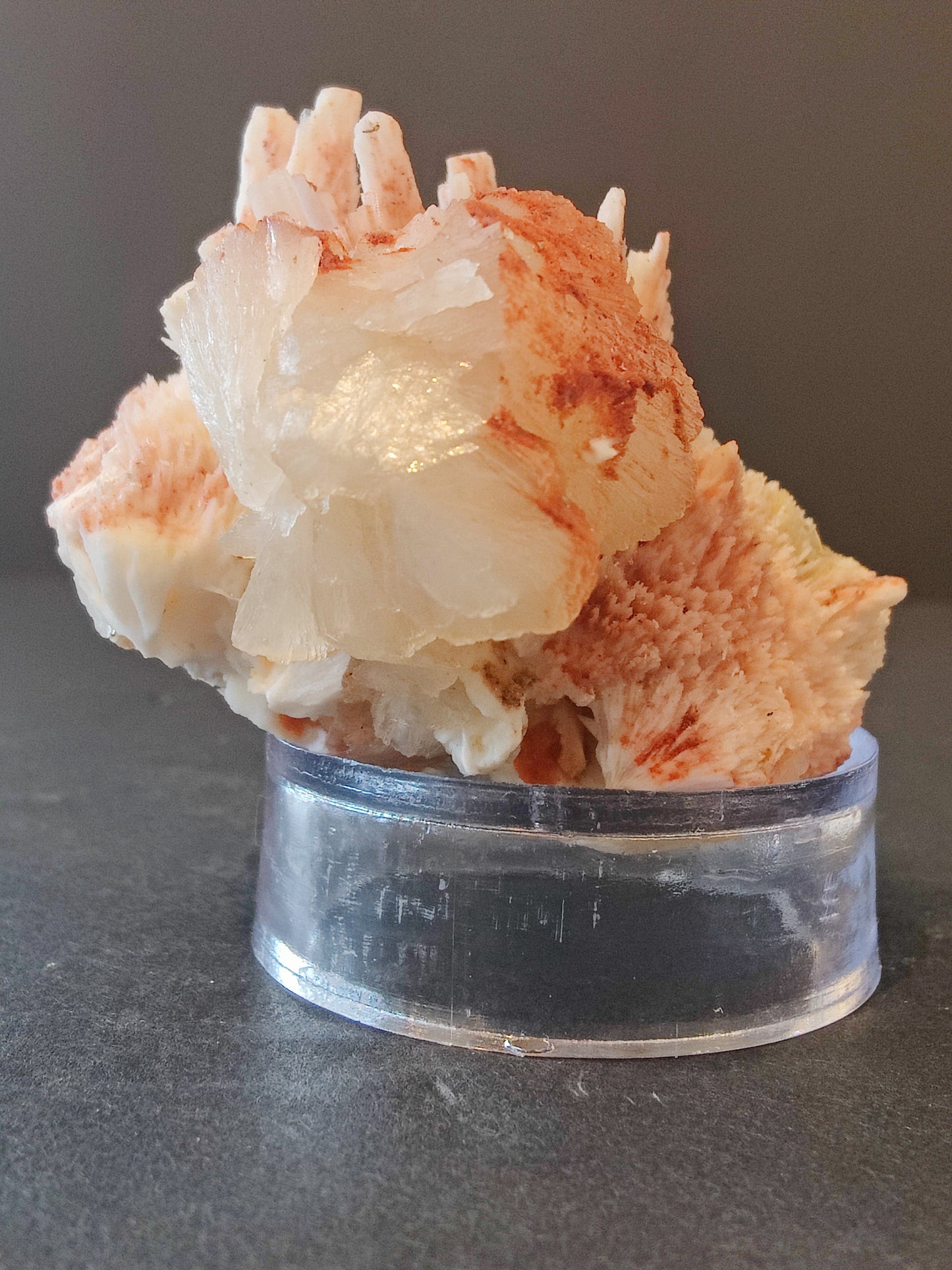 Red Mordenite with Stilbite Specimen 112g – Minerals