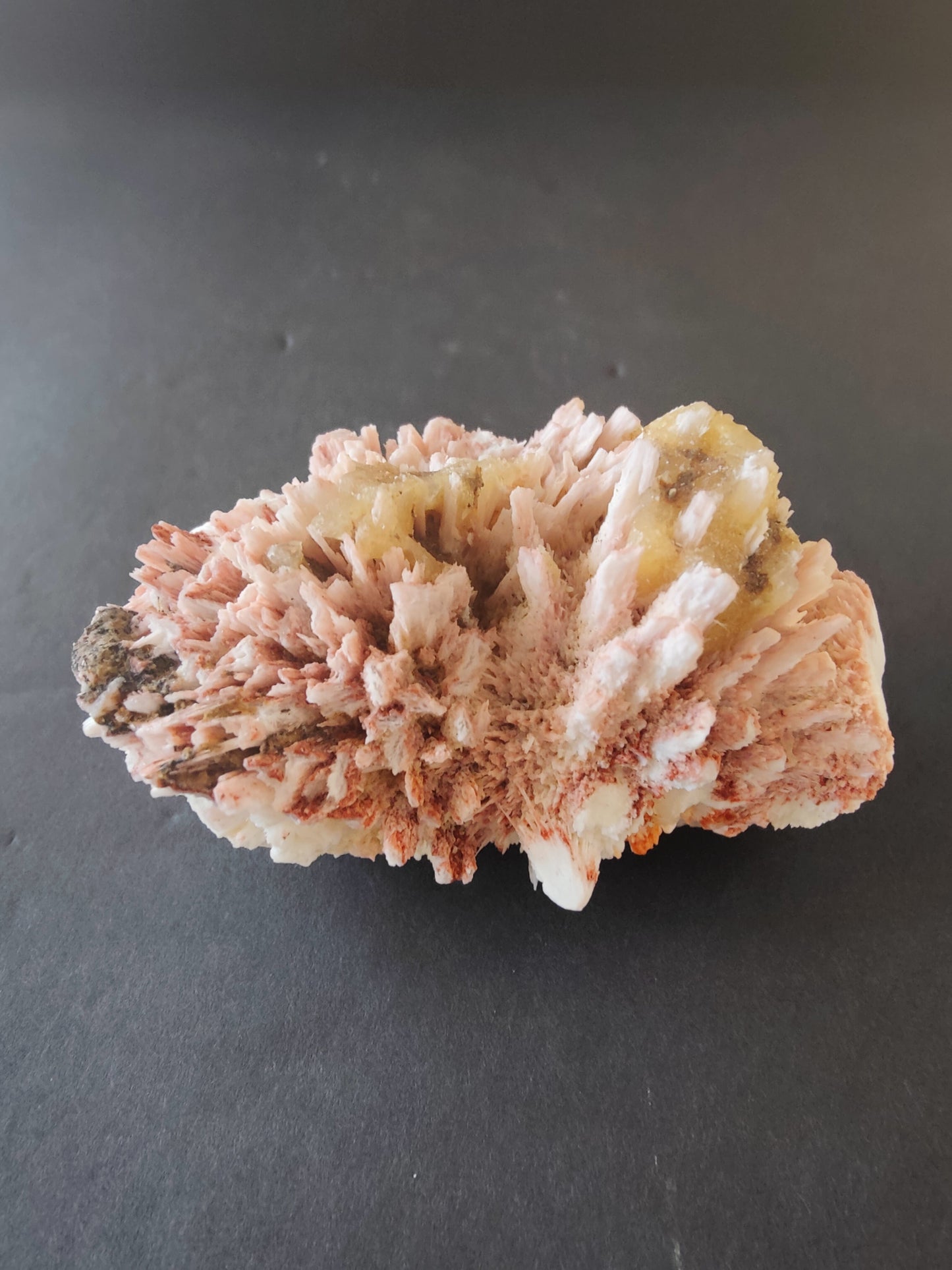 Red Mordenite with Stilbite Specimen 306g – Minerals